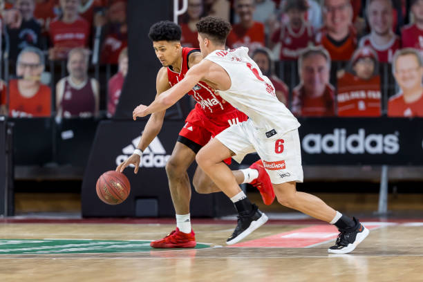 的防守漏洞 的防守漏洞