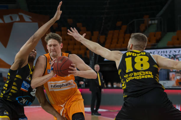 疑让球队锋 疑让球队锋