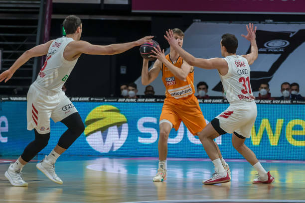 响马威的处 响马威的处